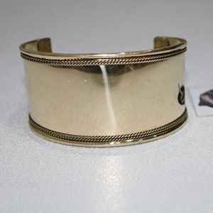 Newest Traditional Brass <b>Cuff</b> Bangle <b>Bracelet</b> Pearl <b>Fashionable</b> Women's Artificial Jewelry for Wedding Party Birthday Gifting - Product Image 2