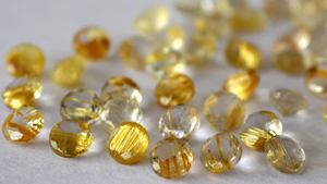 Nœud de Quartz en rutilé doré, naturel, de 4 mm à 8mm, forme ronde, ample, qualité supérieure - Product Image 5