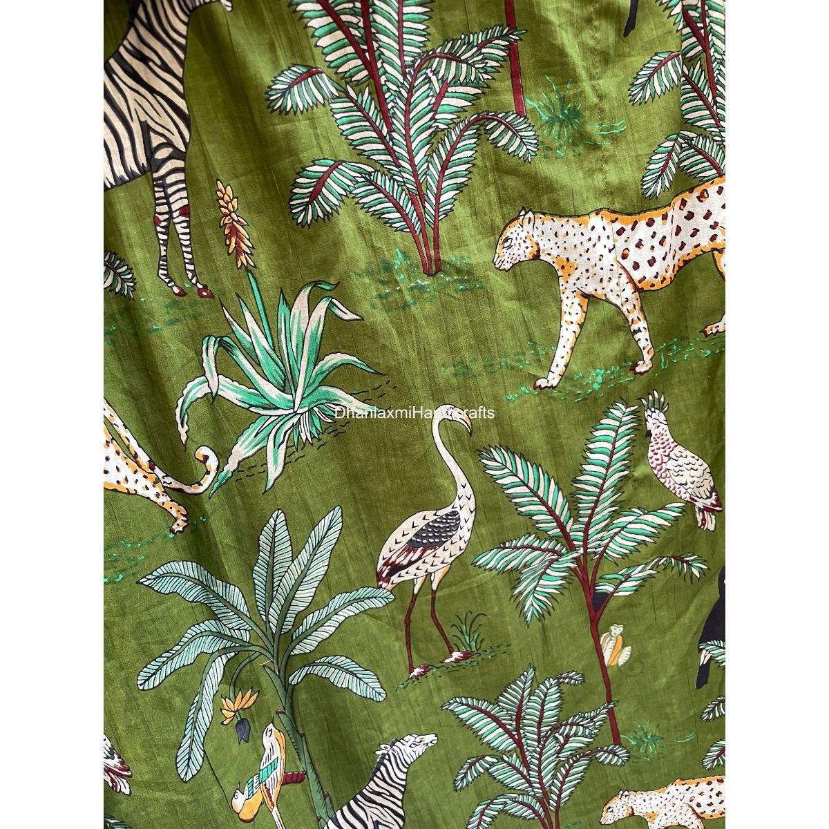 สีเขียว