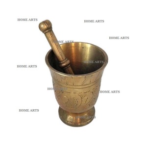 Mortier et pilon de couleur d'or en laiton de conception fabuleuse forme ronde mortier et pilon d'épices de taille personnalisée en Inde - Product Image 3