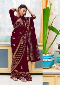 Sari en soie Banarsi pour femmes indiennes avec chemisier à manches courtes - Vêtement de mariage et de fête, design intemporel - Product Image 6