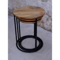 Ensemble de tables basses modernes en bois massif finition mate, design industriel, structure en tube de fer, plateau en bois de manguier, couleur personnalisable, petit format pour salon