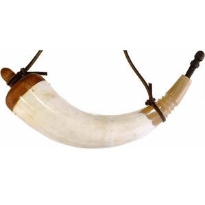 Cuerno Vikingo para Beber con Boquilla de Madera, Diseño Antiguo Medieval, con Colgador, Color Natural del Cuerno - Product Image 1