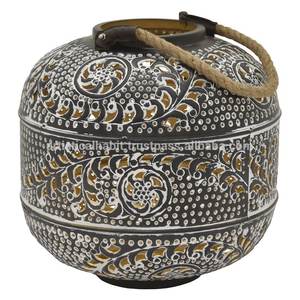 Lanterne à bougie en métal noir de la meilleure qualité, décoration de mariage suspendue pour la maison ou Noël en fer. - Product Image 2