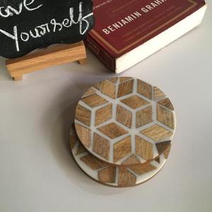 Sous-verre à thé élégant de 10 cm fait à la main Design personnalisé en bois motif diamant tampon en résine durable en vrac ensemble 4 pour la maison utilisation de table Europe - Product Image 3