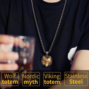 Collana Vintage Viking <span class=keywords><strong>con</strong></span> Nodo di <span class=keywords><strong>Lupo</strong></span> Fenrir per Uomo, <span class=keywords><strong>Ciondolo</strong></span> in Acciaio Inossidabile Stile Nordico - Product Image 4