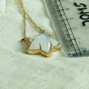 Colgante con forma de estrella de 14k y piedra lunar para mujer, collar de cadena con forma de arcoíris, oro amarillo de 14k - Product Image 6