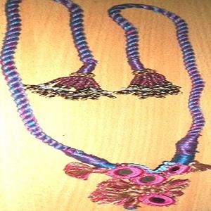 Borla de nudo chino de tres capas, hilo de algodón hecho a mano, corona de borlas rojas - Product Image 2