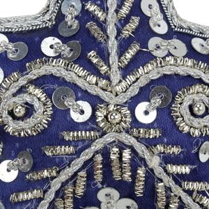 Adornos Navideños de Estrellas Colgantes de Terciopelo Real y Satén Hechos a Mano en Varios Colores de 4-10 cm - Product Image 3