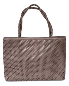 Sac à main fourre-tout à motifs bonbons en cuir véritable tissé pour femmes de qualité supérieure fermeture ouverte et doublure en polyester - Product Image 1
