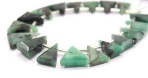 อัญมณีมรกตธรรมชาติ18ชิ้นเหลี่ยมเพชรพลอยสามเหลี่ยมรูปลูกปัด Briolette อาจเกิดเครื่องประดับทำ - Product Image 4