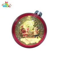Custom Maak Batterij Aangedreven Rode Wervelende Glitter Water Muzikale Spinning Polyresin Kerst Kerstman Lantaarn Voor Kids