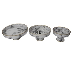 Atractivo juego de tres soportes plegables para servir pasteles de frutas, con diseño impreso y acabado en esmalte, para cumpleaños, eventos o fiestas, ideal para hoteles. - Product Image 1