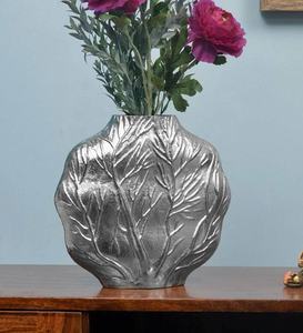 Hoja de plata Florero de aluminio Flor decorativa Fabricante al por mayor Hecho India Alta calidad Cantidad a granel Nuevos diseños modernos - Product Image 2