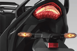 Hecho en Vietnam, motocicleta deportiva, 150cc (Hondav Win-ner X), negro y azul - Product Image 5