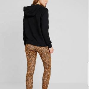 Sudadera con capucha personalizada para mujer, 100% algodón, color negro liso, venta al por mayor - Product Image 2