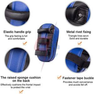 Tapis de frappe de Taekwondo avec surface de frappe incurvée bouclier de coup de pied de karaté en cuir PU pour l'entraînement de kickboxing d'art martial de boxe - Product Image 3