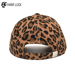 Casquettes personnalisées à motif de léopard brodé en 3D écologique pour la plage et les sports en extérieur - Product Image 3