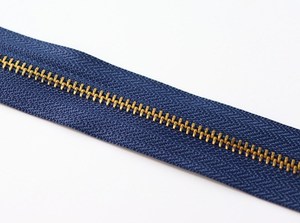 Venta al por mayor OZL Marca Open-End 5 # Cremalleras metálicas largas Rollos para zapatos Bolsos Equipaje Muestra de 7 días Tiempo de entrega Durable - Product Image 2