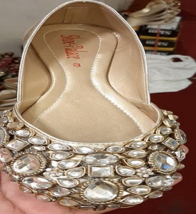 Zapatos Khussa con cuentas elegantes para mujer, moda plana Punjabi Pakistani Khussa para la temporada de primavera - Product Image 3