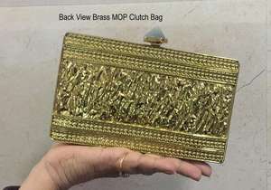 Mopa hecha a mano de la madre de la perla bolso de la Honda nupcial del embrague del diseñador de latón - Product Image 3