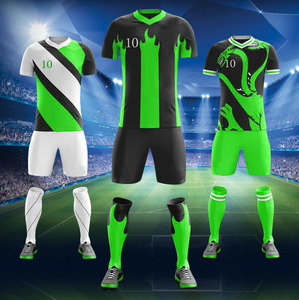 Ensemble de vêtements de football personnalisés pour garçons Uniforme de football respirant avec service OEM - Product Image 5