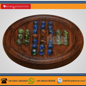 Juego de mesa de solitario de mármol con tablero de madera hecho a mano |   Juego de rompecabezas de estrategia clásico para niños y adultos |   Juego educativo de mesa para viajes - Product Image 3