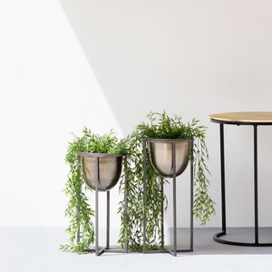 Macetero de Metal con forma personalizada S/2, soporte de hierro para jardín y uso doméstico, plantador de suelo de latón antiguo - Product Image 4