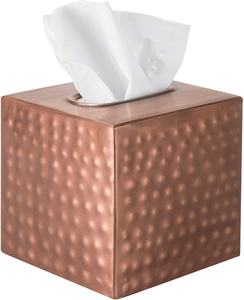 Boîte à mouchoirs en métal bronze martelé avec matériau en bois - Product Image 1