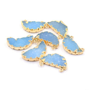 Colgante azul Druzy de 13-15mm medio redondo, componentes de fabricación de joyas de Latón chapado en oro con estilo de amuleto de fianza, hallazgos de joyería únicos - Product Image 2