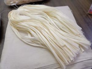 Fibres d'ananas recyclées à la main filature naturelle et utilisation de béton pour une construction écologique - Product Image 4