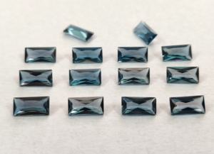 Baguette de topaze bleue londres naturelle, coupe de 2x4mm, - Product Image 4