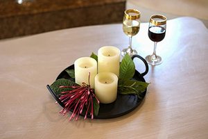 Plateau de service marron martelé en métal galvanisé au design élégant, parfait pour servir des plats alimentaires et des ustensiles de cuisine - Product Image 3