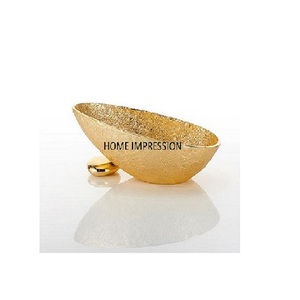 Nouvel arrivage de bol attrayant en métal doré de collection d'art avec oiseau debout sur le bord bol décoratif de centre de table de créateur - Product Image 2