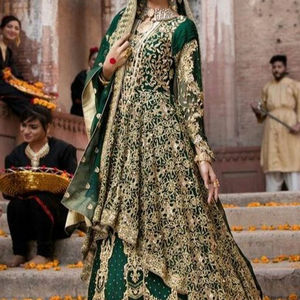 TRENDY-HEAVY--BRIDAL-BEAUTIFUL-KOTI con TRAIL, vestido LEHENGA con adornos de cuentas de cristal, trabajo de piedra para boda = 2021 - Product Image 1