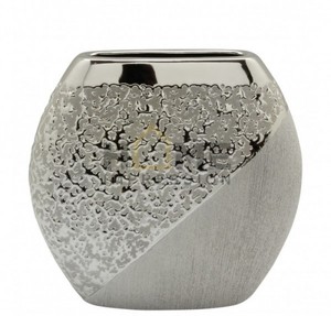 Florero de metal moderno dorado con hojas de flores esmaltadas de lujo para el hogar decorativo para fiesta y mesa de centro de mesa boda florero a la venta - Product Image 4