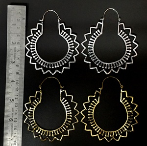 Pendientes grandes de peso ligero geométrico de Color dorado de nueva declaración, pendientes de aro huecos, joyería para mujer - Product Image 1