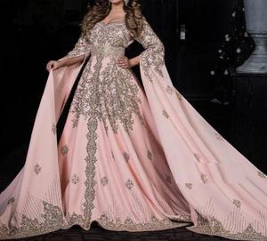 Robe de mariée exclusive de style Dubaï ATIYA LIBAS Lehenga Choli en acétate de broderie lourde longueur de plancher de luxe manches longues trail - Product Image 1