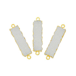 Conector de Latón con Gema Rectangular Turquesa - Bañado en Oro con 2 Lazos para Fabricación de Joyería Infantil - Product Image 5