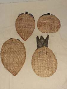 Sous-verre en rotin en forme de fruit, rotin naturel avec finition verte et brune, parfait pour les accessoires de table de maison charmants - Product Image 6