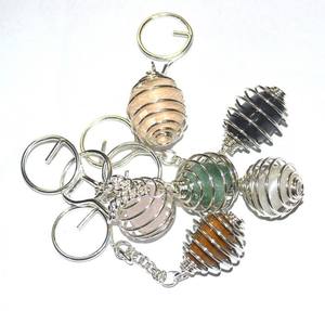 LLavero surtido de jaula de piedras preciosas, alambre de plata envuelto, producto de Metal Fengshui curativo caído para llavero, impresión Offset - Product Image 1