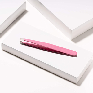 ชุดแหนบปลายเฉียงสีชมพูวิ้งค์ ผลิตจากสแตนเลสอย่างดี สำหรับกำจัดขนคิ้ว คุณสมบัติป้องกันไฟฟ้าสถิต บรรจุภัณฑ์รักษ์โลก - Product Image 6