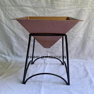 Maceta de lujo para exteriores redonda de Metal con Base de madera creativa con macetas de soporte para macetas de decoración de jardín doméstico en precio al por mayor - Product Image 5