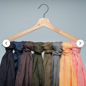 Bufanda con estampado de lino puro para mujer, chal verde suave y elegante para uso diario en las estaciones de verano y otoño - Product Image 3