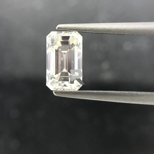 Bijoux de fantaisie en diamant poli naturel VVS Clarity Emerald Cut avec gamme de tailles 3.3*3.7 à 2.3*2.6 MM - Product Image 2