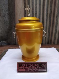 URNA DE CREMACIÓN DE HIERRO AMARILLO BRILLANTE CON CRUZ SUMINISTROS FUNERARIOS/Urna de cremación de alta calidad de hierro de Brassworld India - Product Image 4