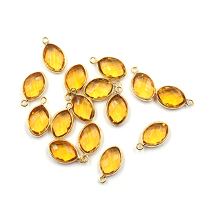 Pendentif en quartz citrine de forme marquise avec sertissage argenté de 15 à 17 mm avec bélière plaqué or - Product Image 1