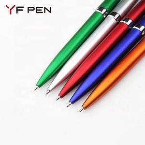 批发带有徽标的酒店笔定制徽标印刷的超薄塑料麻花笔 - Product Image 3