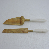 Lot de 2 couteaux décoratifs pour desserts, faits à la main, avec manche en écorce d'acacia, écologiques, et moules en silicone pour résine époxy – Vente en gros