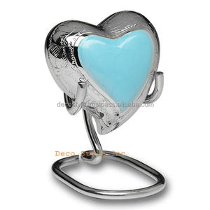 Urna de cremación de recuerdo de corazón esmaltada y plateada azul bebé - Product Image 1
